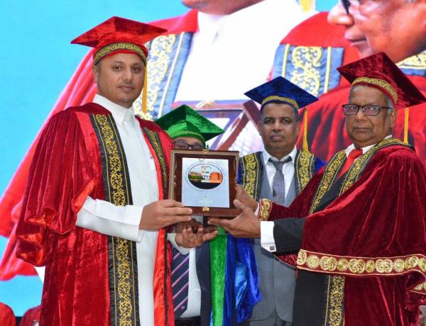 சவூதி அரேபிய தூதுவரின் பங்கேற்புடன் இடம்பெற்ற தென் கிழக்குப் பல்கலையின் பட்டமளிப்பு விழா